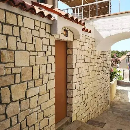 Grandfather's House * Jezera