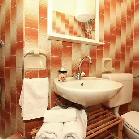 Grandfather's House Apartment Jezera